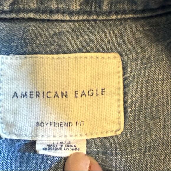 American Eagle Blue Chambray Long Sleeve Boyfriend Fit Button-Up Shirt Large - Picture 5 of 7